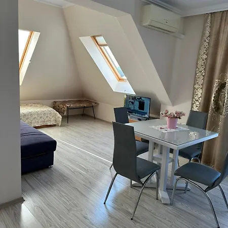 Persani 3 Sanny Sluneční pobřeží